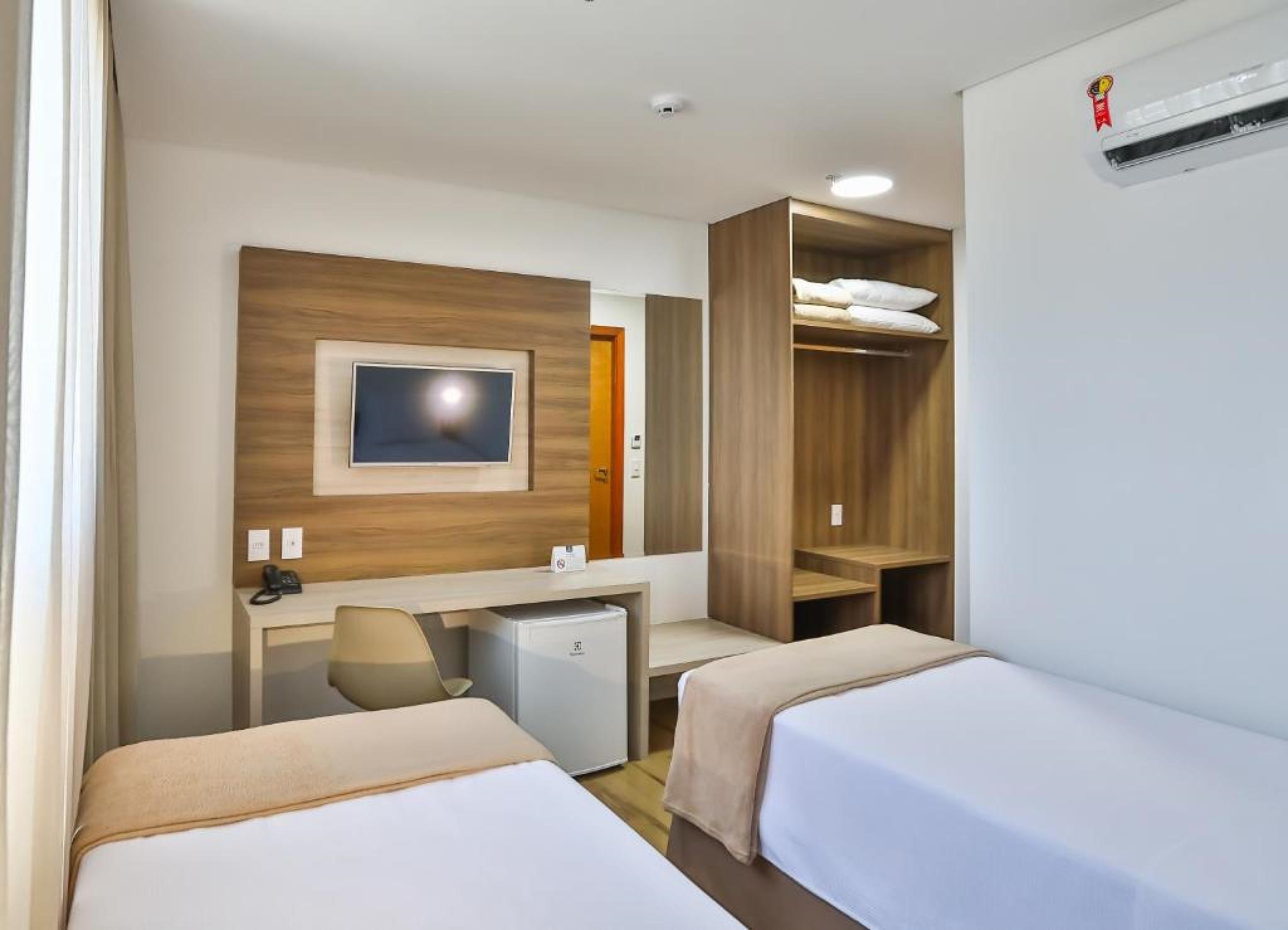 Nobile Inn Meridional Кариасика Екстериор снимка